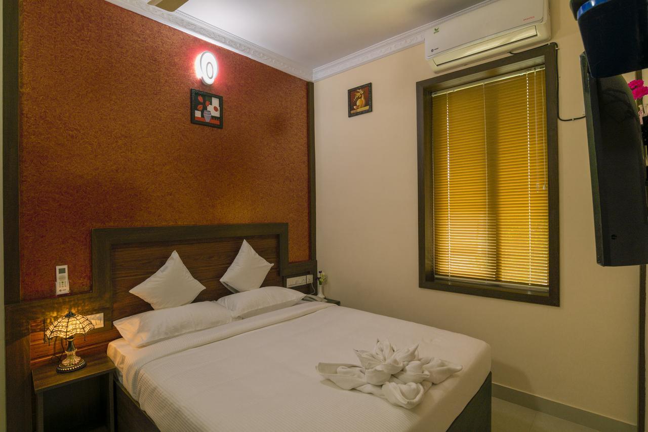 Blue Bell Cochin Airport Hotel Недумбассері Екстер'єр фото