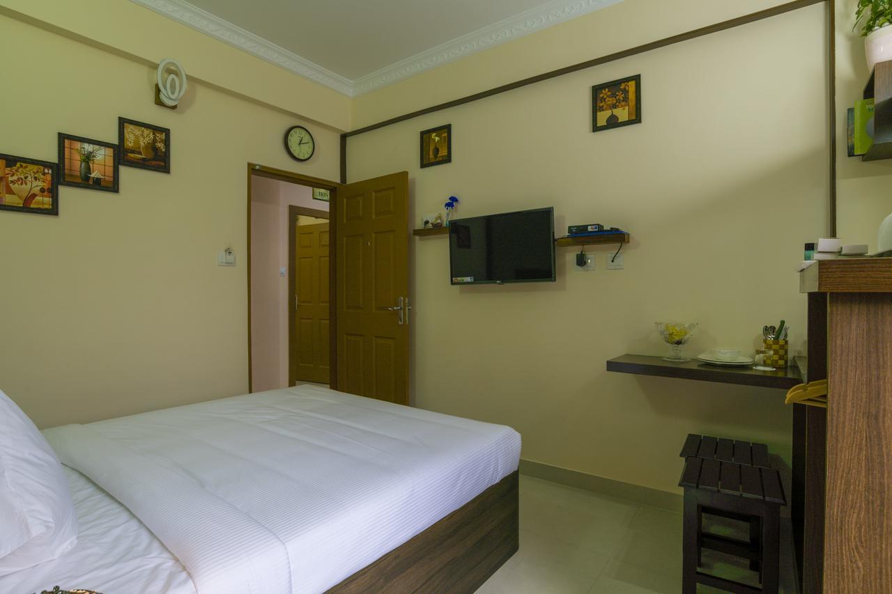 Blue Bell Cochin Airport Hotel Недумбассері Екстер'єр фото