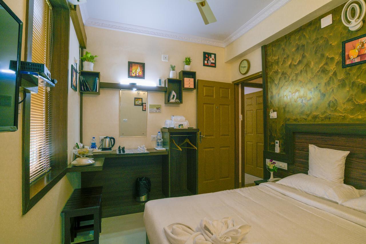 Blue Bell Cochin Airport Hotel Недумбассері Екстер'єр фото