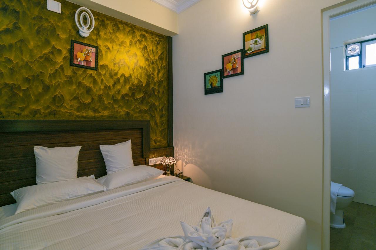 Blue Bell Cochin Airport Hotel Недумбассері Екстер'єр фото
