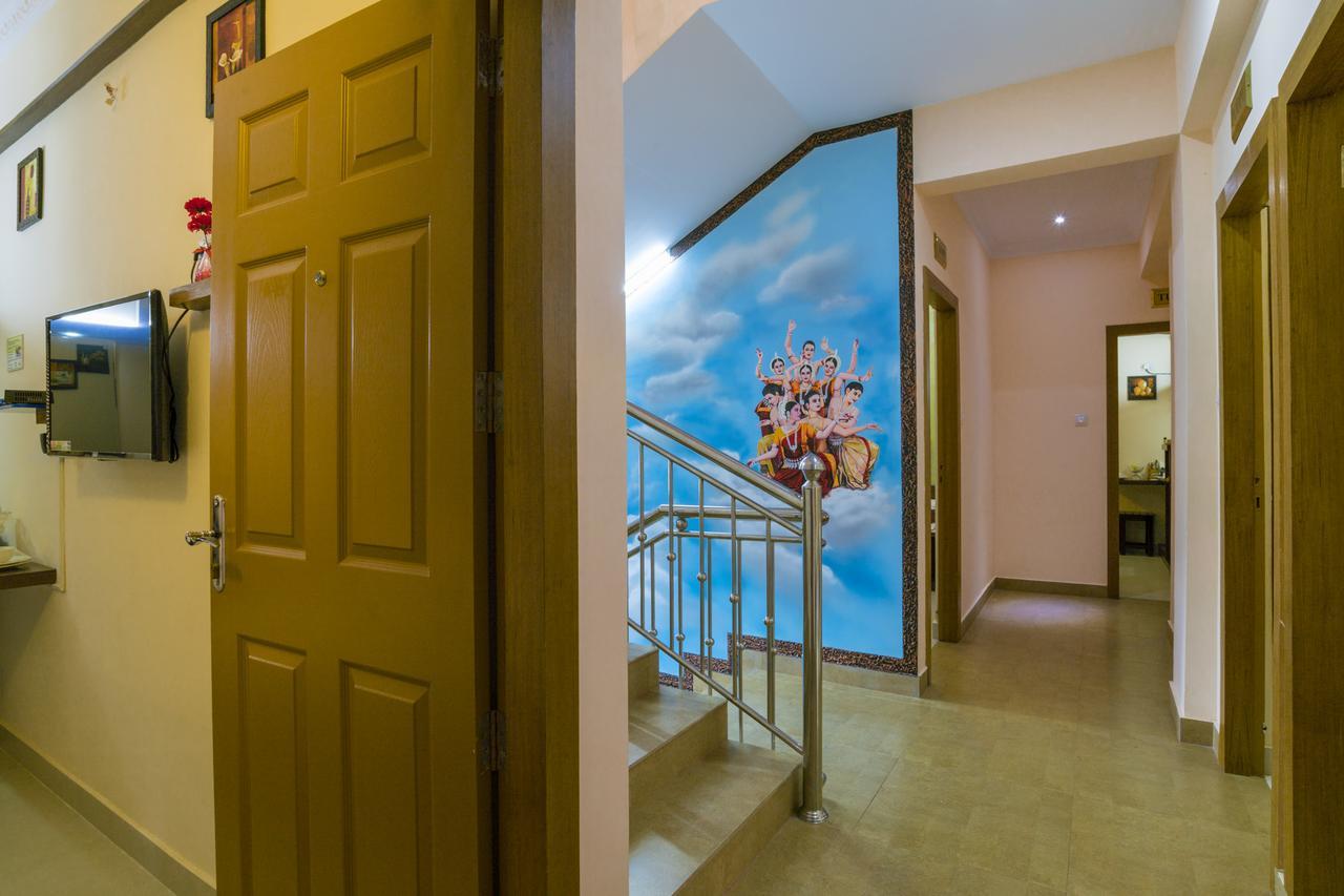 Blue Bell Cochin Airport Hotel Недумбассері Екстер'єр фото