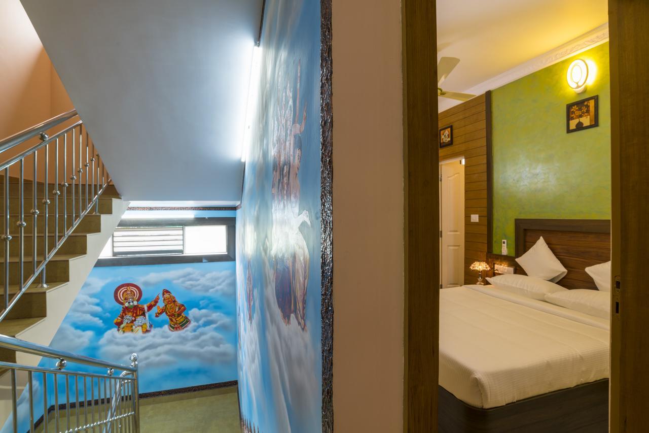 Blue Bell Cochin Airport Hotel Недумбассері Екстер'єр фото